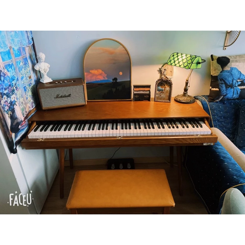 piano bàn gỗ